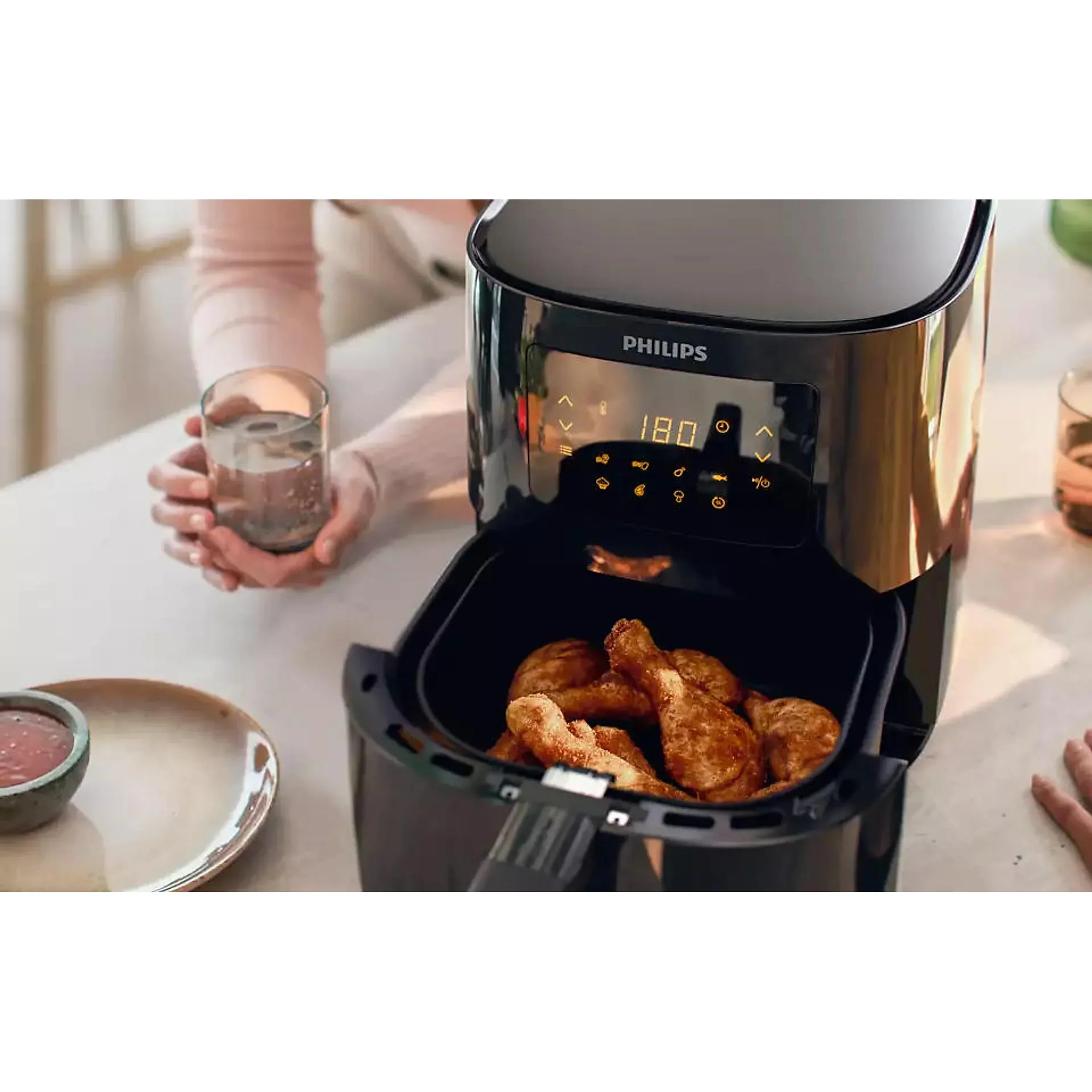 Refurbished Philips Digital 4.1 Litre Airfryer with Rapid Air Technology - HD9252/70 - Image 4